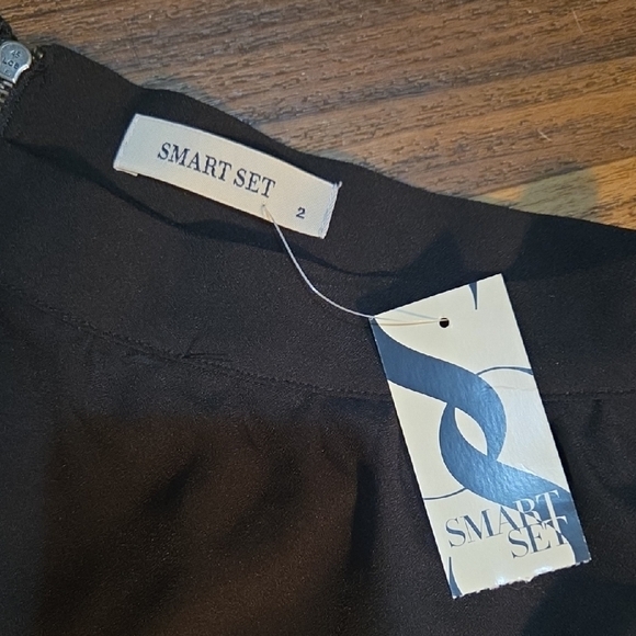NWT Smart Set Elegant Black Skirt Lace Trim Size 2 - Picture 2 of 4